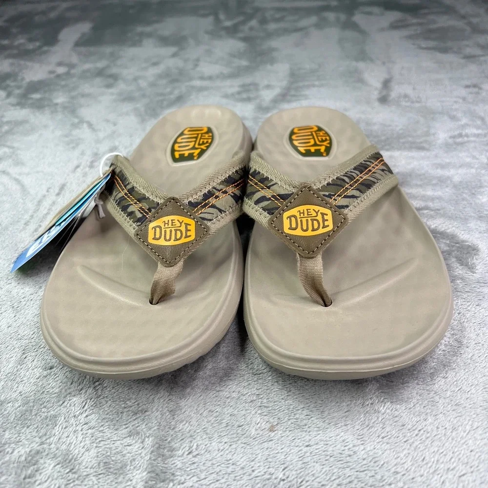 Hey Dude Myers Mossy Oak Thong Sandals Mens 9 Camo Comfort Flip Flops Summer NWT